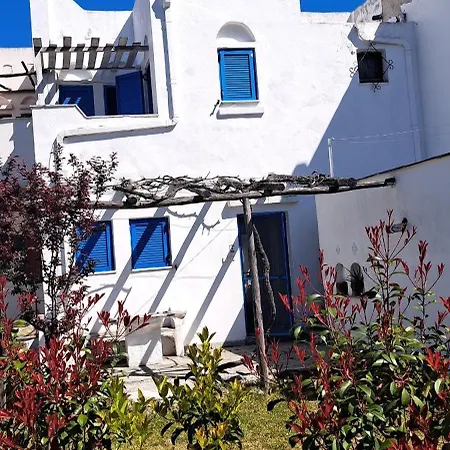 Seafront Family House Polychrono