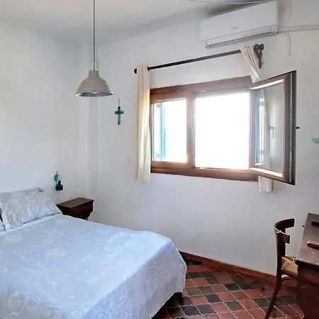 Seafront Family House *