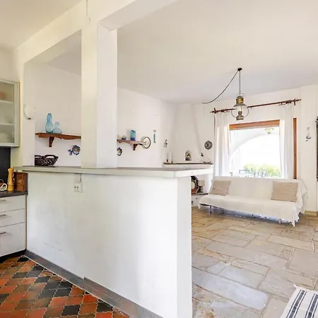 Seafront Family House Holiday home Polychrono